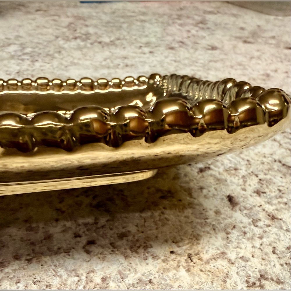 Tarnish-Free Gold Titanium Porcelain Platter With Ribbed Edges - Picture 4 of 7